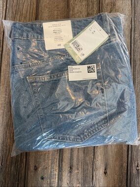 H&M Women’s High Waist Mom Jeans - Light Blue Denim